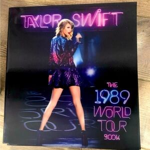 Holographic 1989 VIP tour book